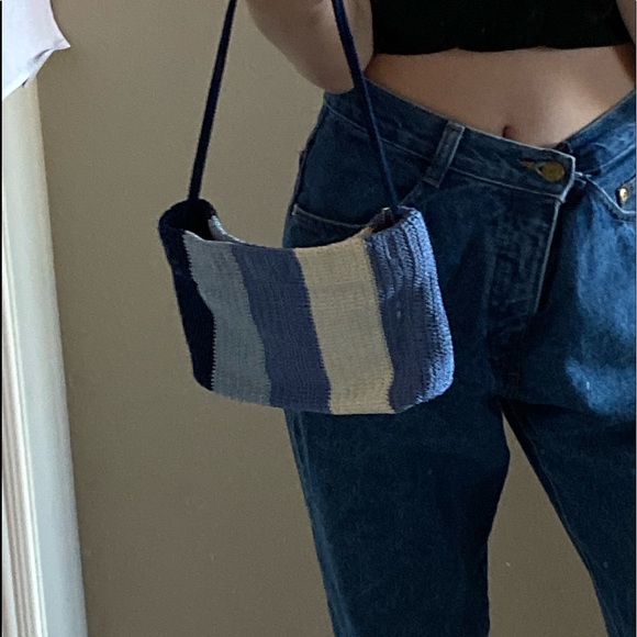 crocheted blue purse - Picture 2 of 3